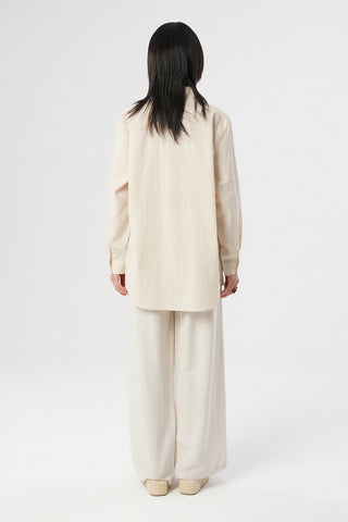 Kadın Yaprak Nakış İşlemeli Pamuk Keten Karışımlı Oversize Gömlek