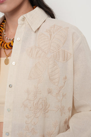 Kadın Büyük Çiçek Nakışlı Pamuk Keten Karışımlı Oversize Gömlek