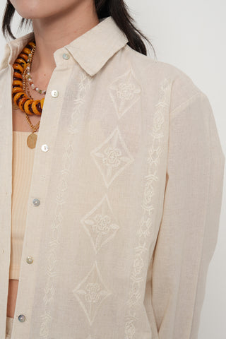 Kadın Beyaz Çiçek Nakışlı Pamuk Keten Karışımlı Oversize Gömlek