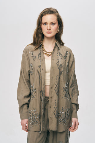 Kadın Önü Ve Yanı Boncuk İşlemeli Oversize Kesim Gömlek