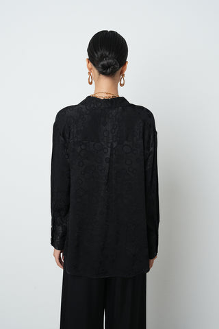 Kadın Siyah Jakarlı Halka Desenli Gold Düğmeli Gömlek