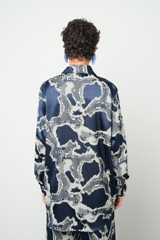 Kadın Soyut Bulut Desenli Esnek Saten Görünümlü Lacivert Oversize Gömlek