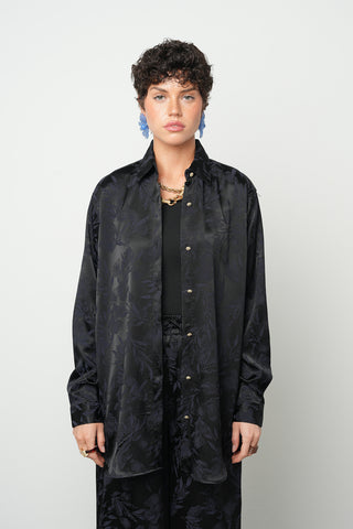 Kadın Gece Siyahı Floral Desenli İpeksi Saten Görünümlü Oversize Gömlek