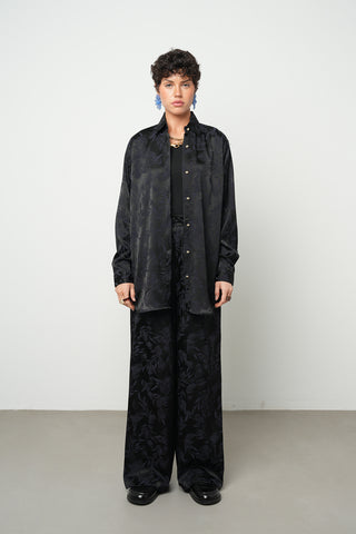 Kadın Gece Siyahı Floral Desenli İpeksi Saten Görünümlü Oversize Gömlek