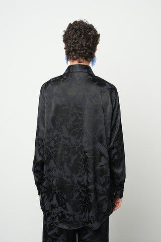 Kadın Gece Siyahı Soyut Çiçek Desenli İpeksi Saten Görünümlü Oversize Gömlek