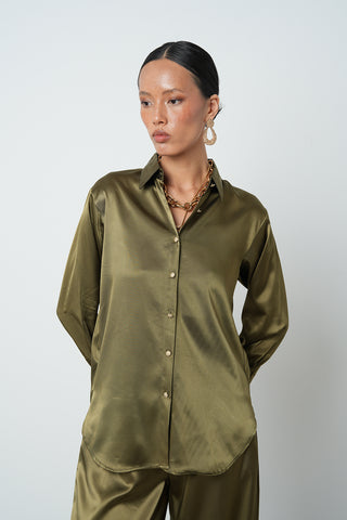 Kadın Haki İpeksi Saten Esnek Dökümlü Düz Gömlek