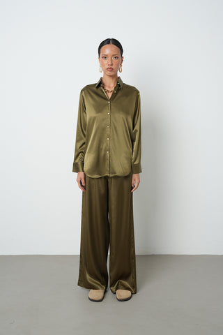 Kadın Haki İpeksi Saten Esnek Dökümlü Düz Gömlek