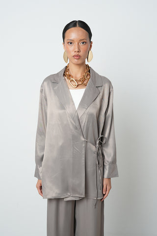 Kadın Bağlamalı Saten Görünümlü Vizon Ceket