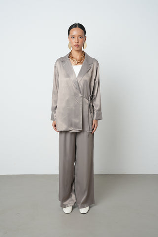 Kadın Bağlamalı Saten Görünümlü Vizon Ceket