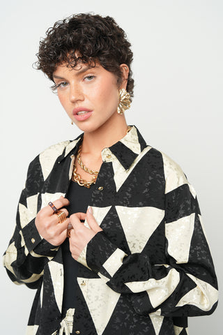 Kadın Geometrik Üçgen Desenli Klasik Yaka Oversize Gömlek