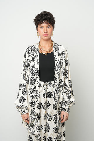 Kadın Çiçek Desenli Siyah - Beyaz Oversize Kimono