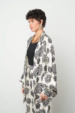 Kadın Çiçek Desenli Siyah - Beyaz Oversize Kimono