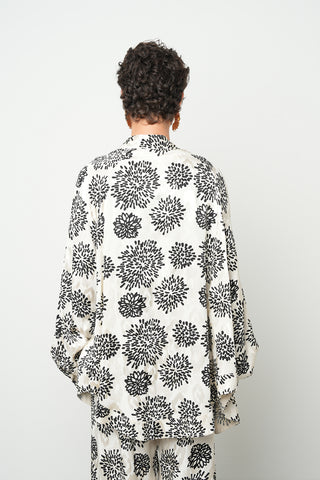 Kadın Çiçek Desenli Siyah - Beyaz Oversize Kimono