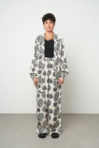 Kadın Çiçek Desenli Siyah - Beyaz Oversize Kimono