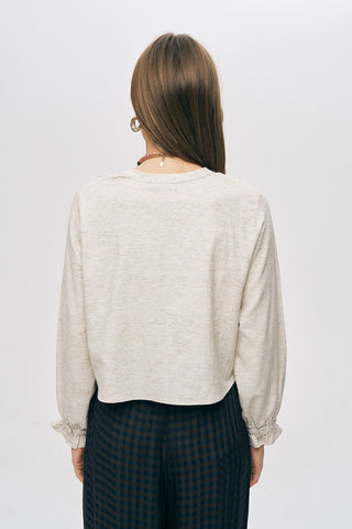 Kadın Fisto Nakışlı V-Yaka Natur Bluz