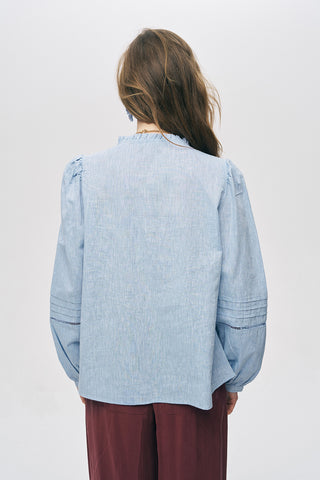 Kadın Etnik Nakış İşlemeli ve Ajurlu Mavi Keten Karışımlı Gömlek