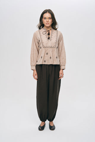 Kadın Geometrik Nakışlı ve Püskül Detaylı Açık Kahverengi Bluz