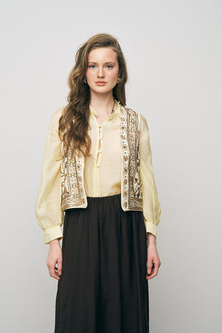 Kadın El İşçiliği Boncuk ve Nakış İşlemeli Modal Yelek