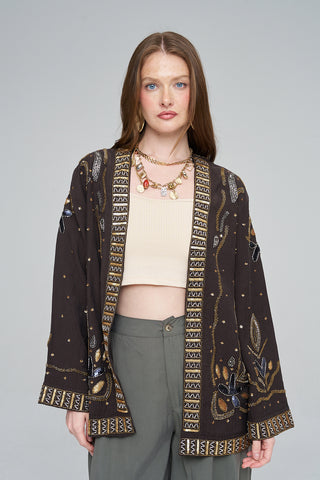 Kadın İşlemeli Ve Pul Detaylı Kimono