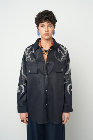 Kadın Çift Cepli Önü Boncuk İşlemeli Düz Renk Gömlek