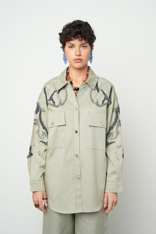 Kadın Çift Cepli Önü Boncuk İşlemeli Düz Renk Gömlek