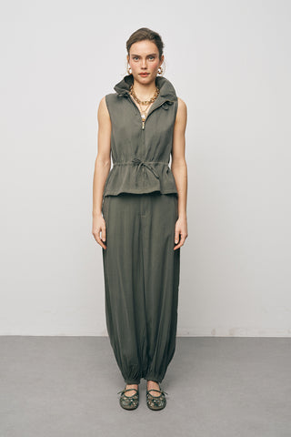 Kadın Dik Yaka Düz Renk Fermuarlı Yelek