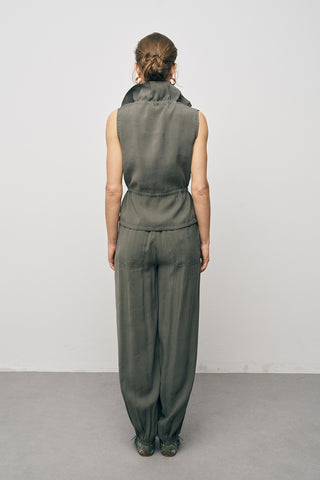 Kadın Dik Yaka Düz Renk Fermuarlı Yelek