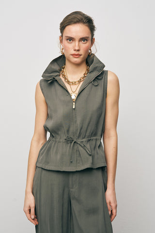 Kadın Dik Yaka Düz Renk Fermuarlı Yelek