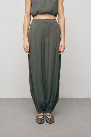 Kadın Paçası Lastikli Düz Renk Dökümlü Pantolon