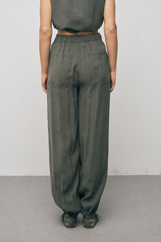 Kadın Paçası Lastikli Düz Renk Dökümlü Pantolon