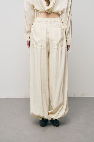 Kadın Paçası Lastikli Düz Renk Dökümlü Pantolon