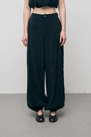 Kadın Paçası Lastikli Düz Renk Dökümlü Pantolon