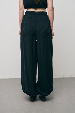 Kadın Paçası Lastikli Düz Renk Dökümlü Pantolon