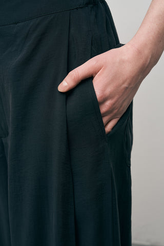 Kadın Paçası Lastikli Düz Renk Dökümlü Pantolon