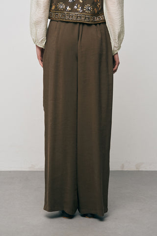 Kadın Yüksek Bel Kemerli Pili Detaylı Düz Renk Modal Pantolon