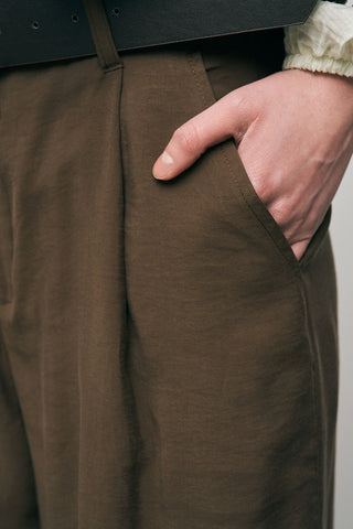 Kadın Yüksek Bel Kemerli Pili Detaylı Düz Renk Modal Pantolon