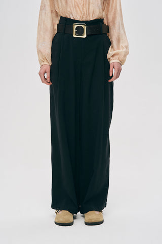 Kadın Yüksek Bel Kemerli Pili Detaylı Düz Renk Modal Pantolon