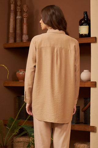 ÖNÜ ÇİÇEK NAKIŞLI OVERSIZE KESİM GÖMLEK