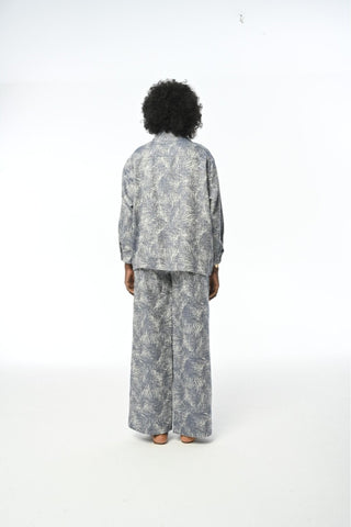 KADIN ÇİFT CEPLİ DESENLİ LACİVERT GÖMLEK