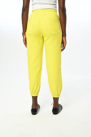 Beli Lastikli Desen Kabartmalı Kumaş Pantolon