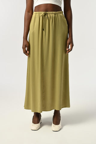 KADIN BELİ LASTİKLİ UZUN BOY DÜZ RENK VİSKON KUMAŞ ETEK