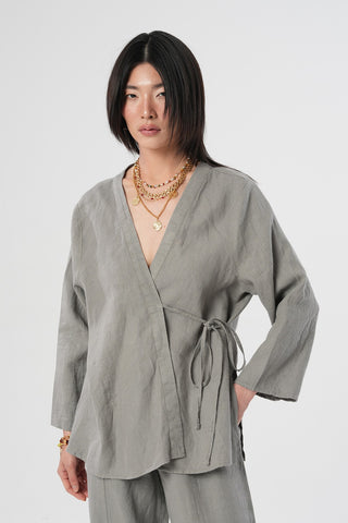 KADIN V YAKA GRİ RENK ÖNÜ BAĞLAMA DETAYLI GÖMLEK