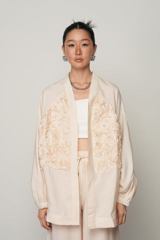 KADIN ÖNÜ GÜL İŞLEMELİ DÜZ RENK KİMONO