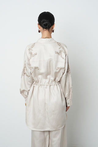 Kadın Boncuk İşlemeli Belden Büzgülü Çıtçıt Kapamalı Ceket