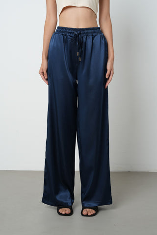 Kadın Açık Lacivert Renk Saten Bol Paça Beli Lastikli Pantolon