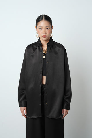 Kadın Düz Renk Parlak Kumaş Oversize Kesim Gömlek