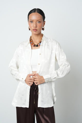 Kadın Ekru Renk Desenli Altın Düğme Detaylı Gömlek