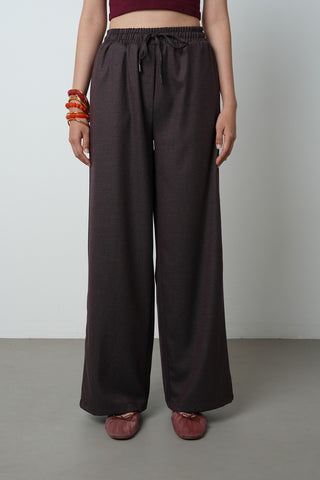 Kadın Düz Renk Bol Paça Kumaş Pantolon